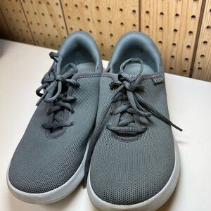 Kizik Women's Gray Sneakers